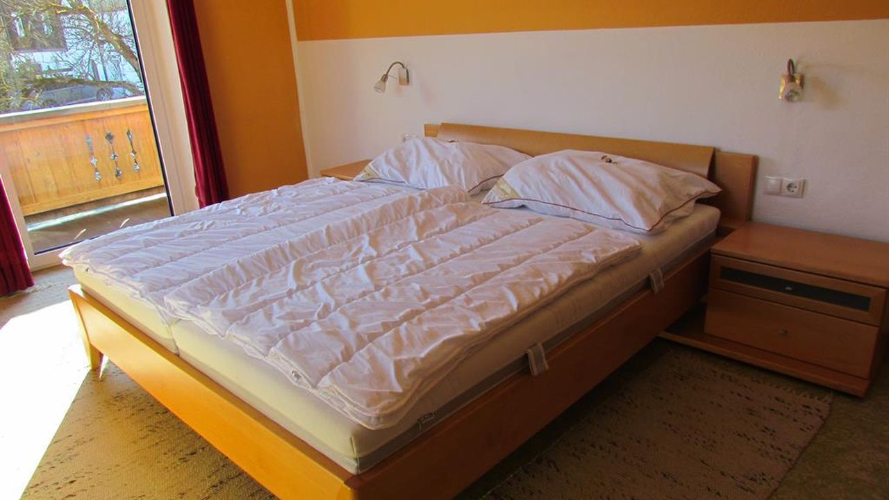 Zillertal-Fügenberg-Landhaus-Kröll-Gästehaus-Zimme Zillertal-Fügenberg-Landhaus-Kröll-Gästehaus-Zimme